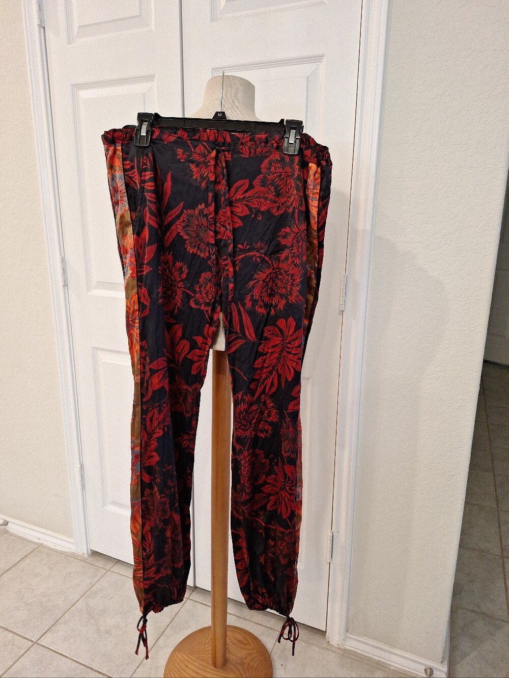Johnny Was Silk Blend Women’s Black & Red Floral Drawstring Lounge Pants